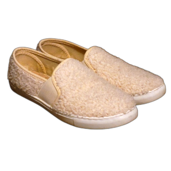 JustFab 7.5 Fuzzy Slip on Sneaker Shoe - Picture 1 of 3